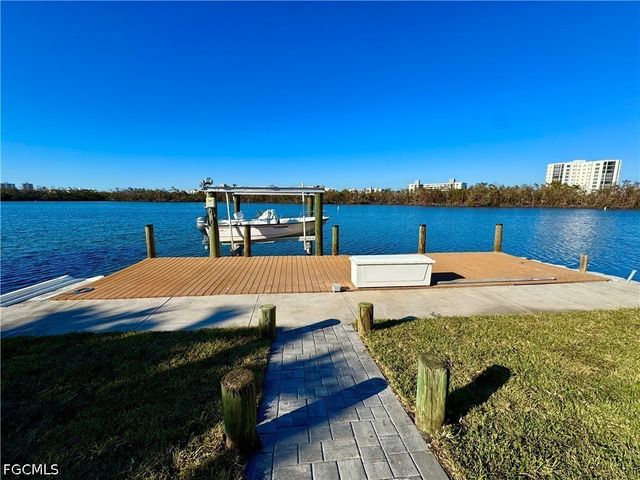 8065 Lagoon RD, Fort Myers Beach, FL 33931