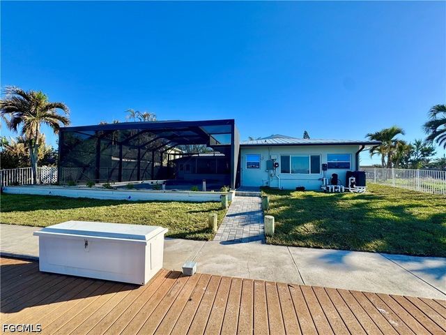 8065 Lagoon RD, Fort Myers Beach, FL 33931