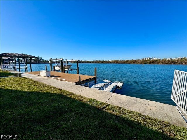 8065 Lagoon RD, Fort Myers Beach, FL 33931