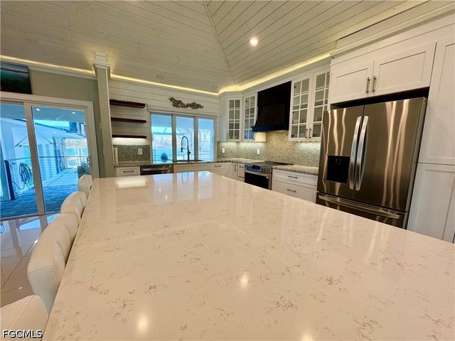 8065 Lagoon RD, Fort Myers Beach, FL 33931