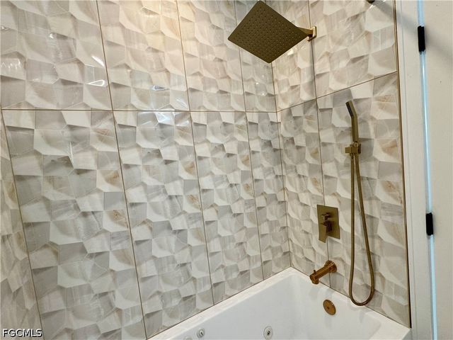 8065 Lagoon RD, Fort Myers Beach, FL 33931