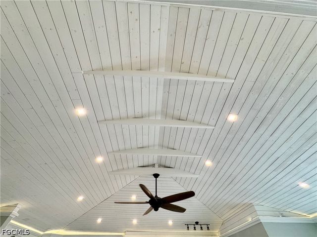 8065 Lagoon RD, Fort Myers Beach, FL 33931
