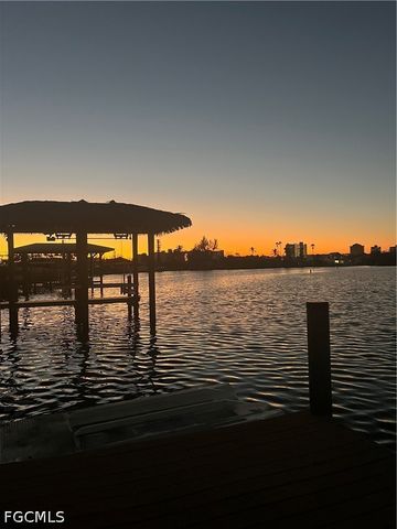8065 Lagoon RD, Fort Myers Beach, FL 33931