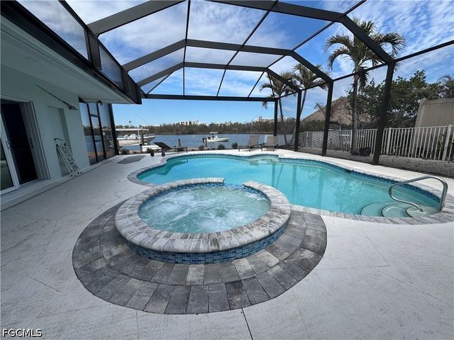 8065 Lagoon RD, Fort Myers Beach, FL 33931