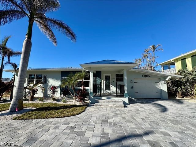 8065 Lagoon RD, Fort Myers Beach, FL 33931