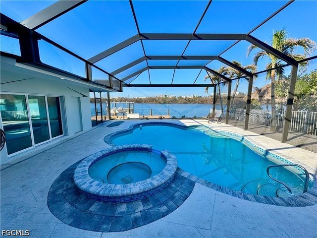 8065 Lagoon RD, Fort Myers Beach, FL 33931