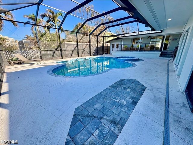 8065 Lagoon RD, Fort Myers Beach, FL 33931