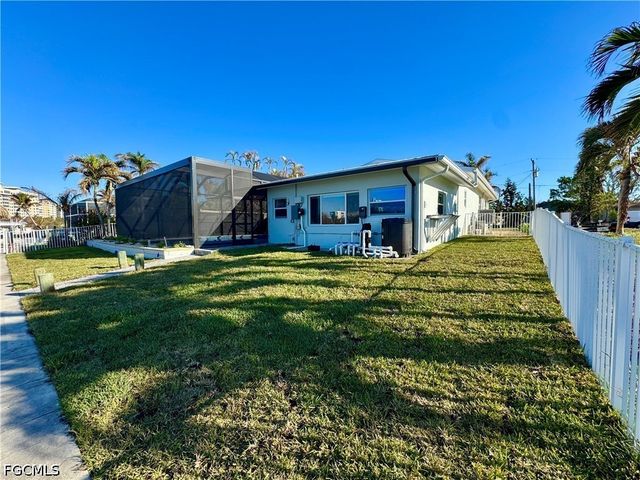8065 Lagoon RD, Fort Myers Beach, FL 33931