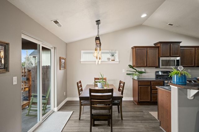 21386 NE Eagle Crossing Avenue, Bend, OR 97701