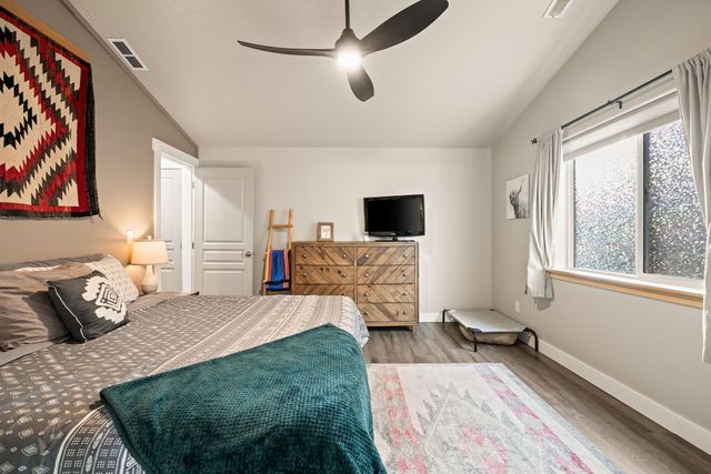 21386 NE Eagle Crossing Avenue, Bend, OR 97701