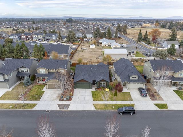 21386 NE Eagle Crossing Avenue, Bend, OR 97701