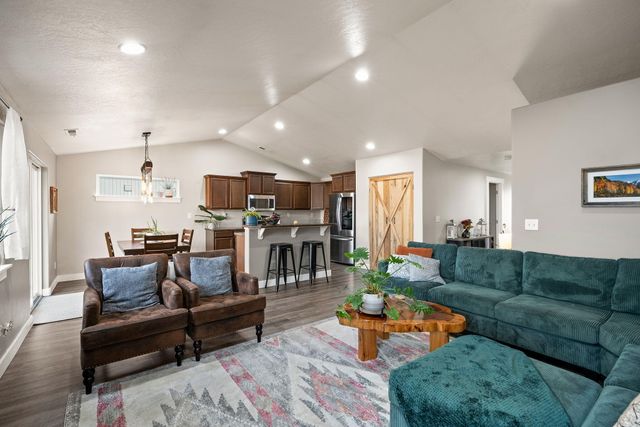 21386 NE Eagle Crossing Avenue, Bend, OR 97701