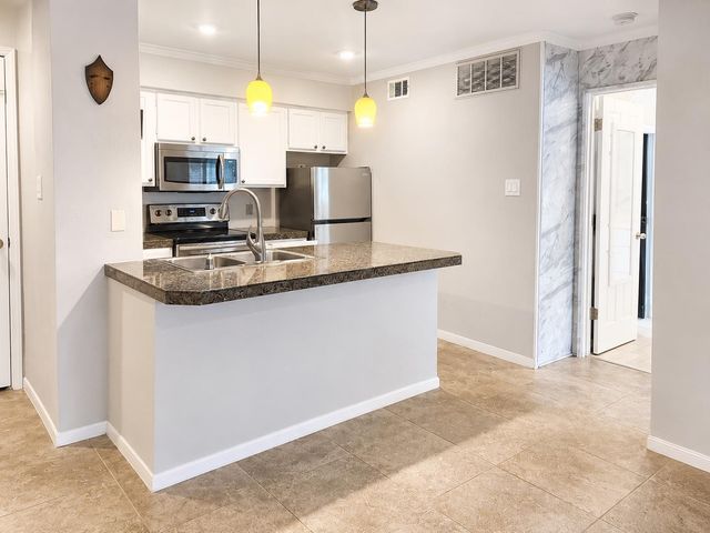 8888 Tallwood DR 3105, Austin, TX 78759