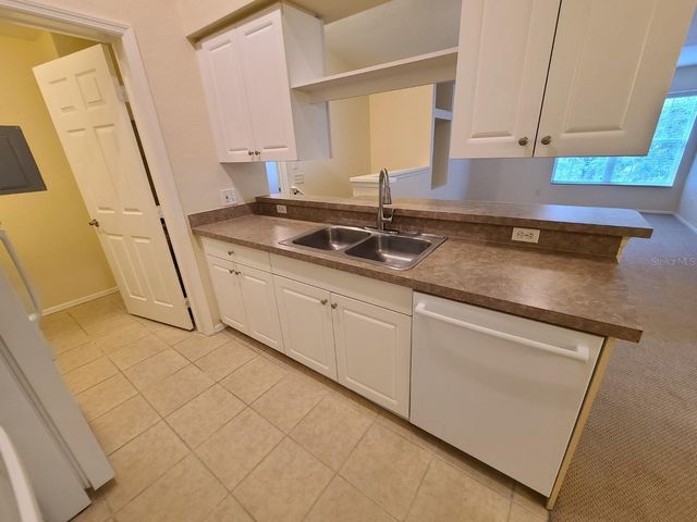 36122 LAKE CHASE BOULEVARD 203, Zephyrhills, FL 33541