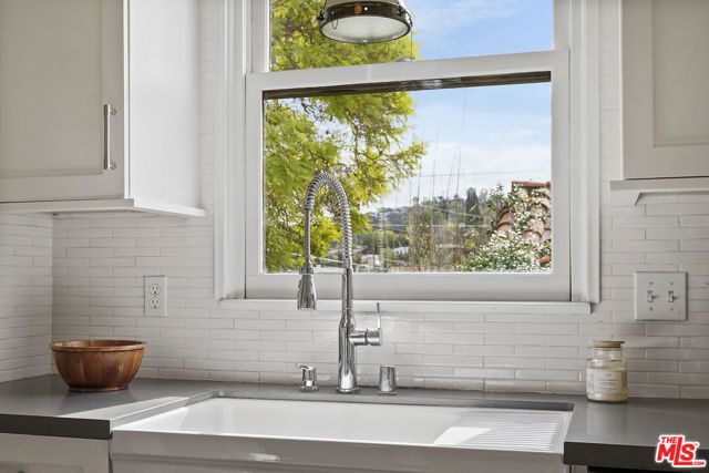 949 N Avenue 49, Los Angeles, CA 90042