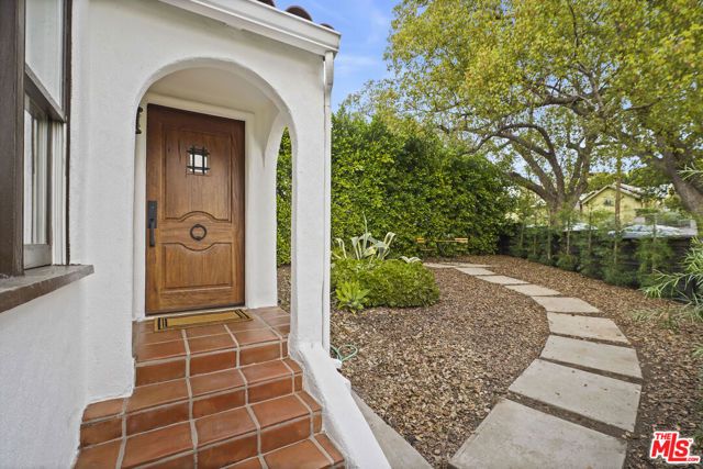 949 N Avenue 49, Los Angeles, CA 90042