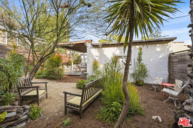 949 N Avenue 49, Los Angeles, CA 90042