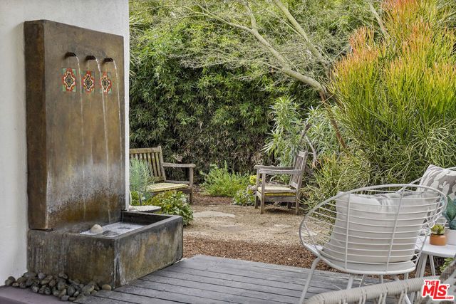 949 N Avenue 49, Los Angeles, CA 90042