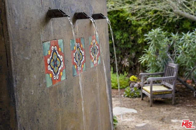 949 N Avenue 49, Los Angeles, CA 90042