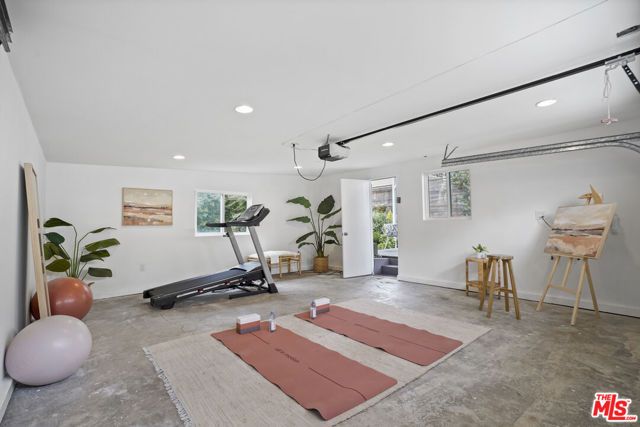 949 N Avenue 49, Los Angeles, CA 90042