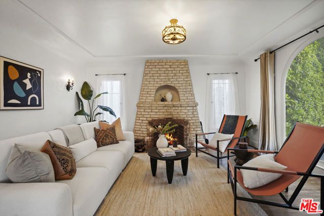 949 N Avenue 49, Los Angeles, CA 90042