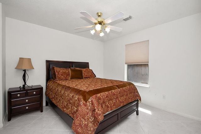 3218 Windy Cape Lane, League City, TX 77573