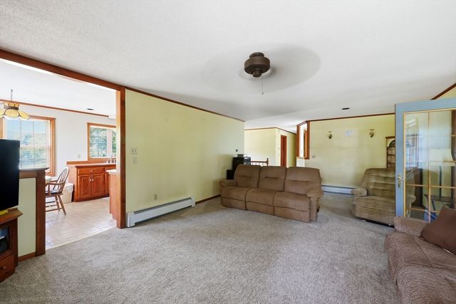4 Ladyslipper Ln, Hadley, MA 01035