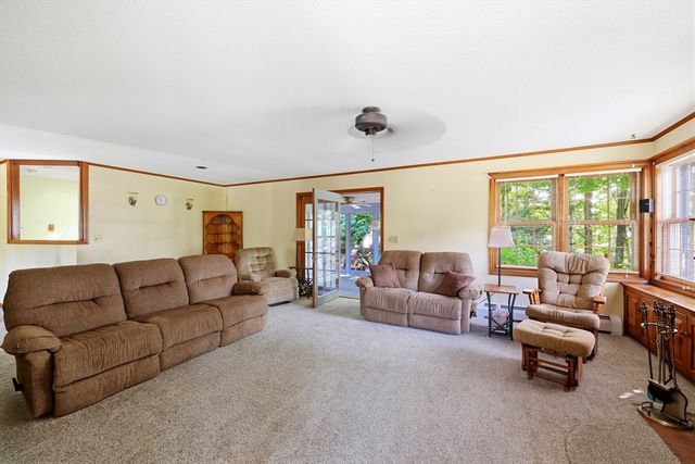 4 Ladyslipper Ln, Hadley, MA 01035