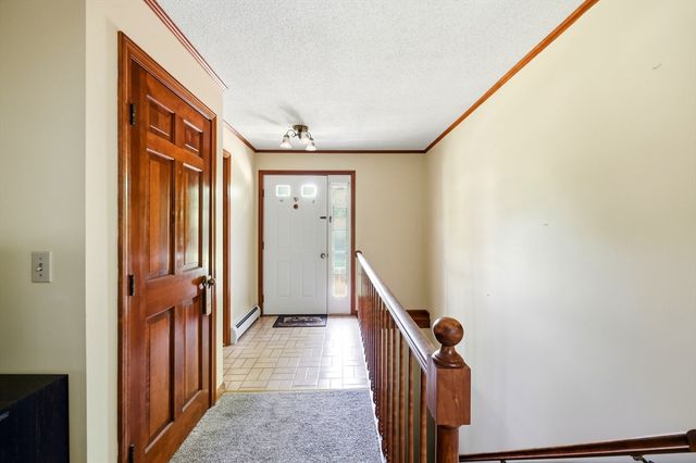 4 Ladyslipper Ln, Hadley, MA 01035