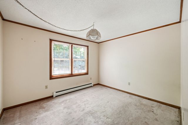4 Ladyslipper Ln, Hadley, MA 01035