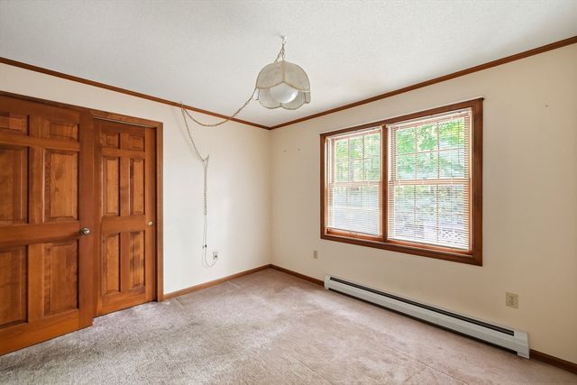 4 Ladyslipper Ln, Hadley, MA 01035