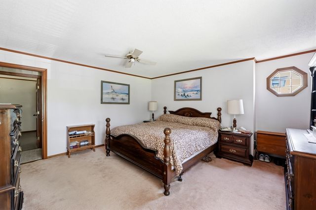 4 Ladyslipper Ln, Hadley, MA 01035