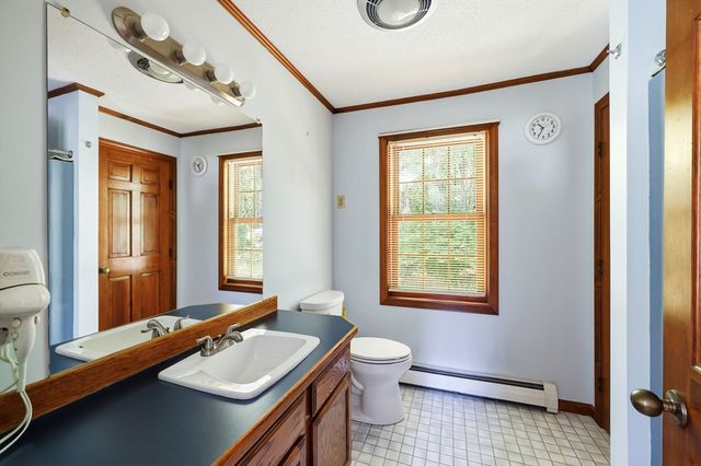 4 Ladyslipper Ln, Hadley, MA 01035