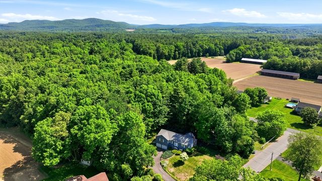 4 Ladyslipper Ln, Hadley, MA 01035