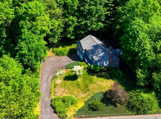 4 Ladyslipper Ln, Hadley, MA 01035