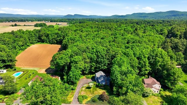 4 Ladyslipper Ln, Hadley, MA 01035