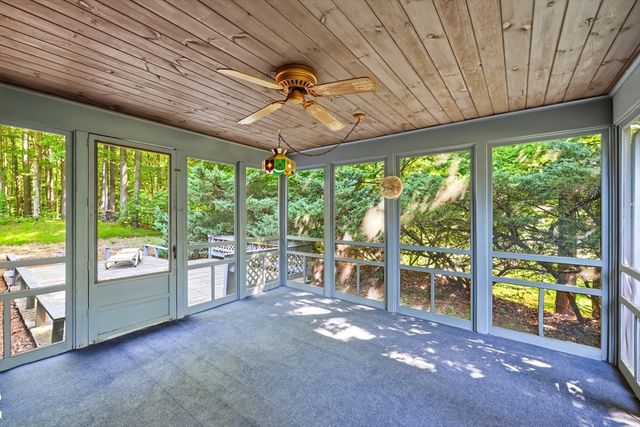 4 Ladyslipper Ln, Hadley, MA 01035