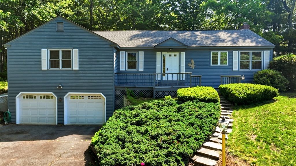 4 Ladyslipper Ln, Hadley, MA 01035