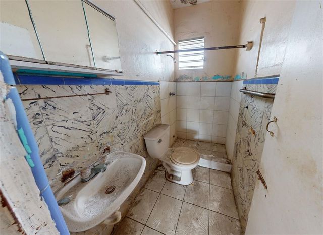 1960 BORIQUEN, San Juan, PR 00915