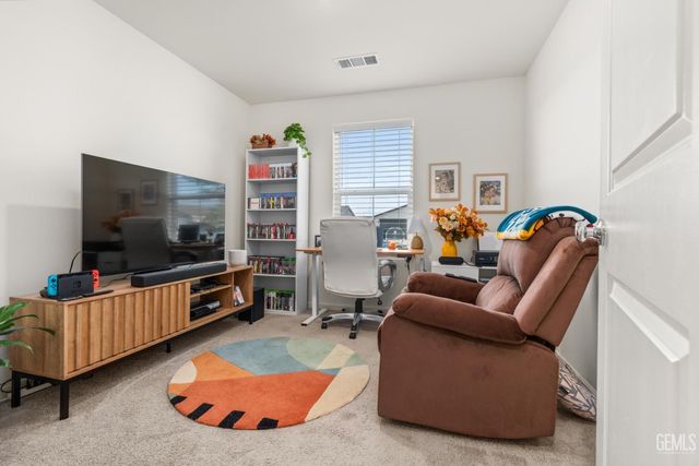 8611 Lacuna Coil Avenue, Bakersfield, CA 93311