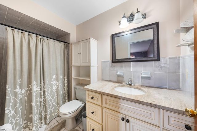 820 Baldwin Ave, Linden City, NJ 07036