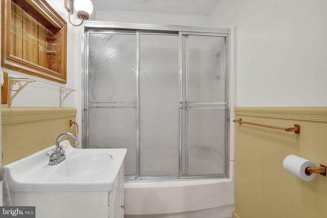 2010 HIGHLAND CIR, Camp Hill, PA 17011