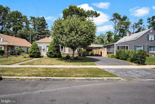 2010 HIGHLAND CIR, Camp Hill, PA 17011