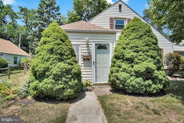 2010 HIGHLAND CIR, Camp Hill, PA 17011