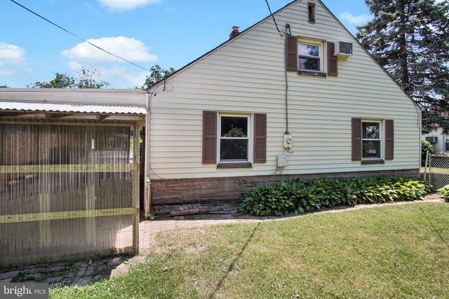 2010 HIGHLAND CIR, Camp Hill, PA 17011