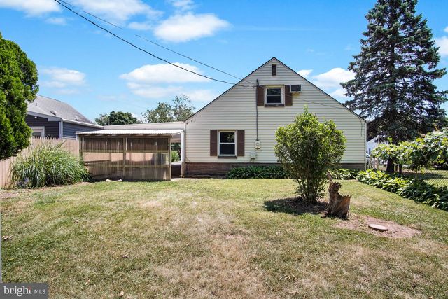 2010 HIGHLAND CIR, Camp Hill, PA 17011