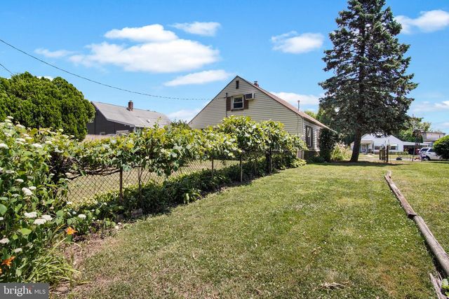 2010 HIGHLAND CIR, Camp Hill, PA 17011