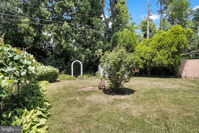 2010 HIGHLAND CIR, Camp Hill, PA 17011