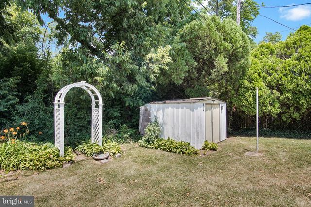 2010 HIGHLAND CIR, Camp Hill, PA 17011