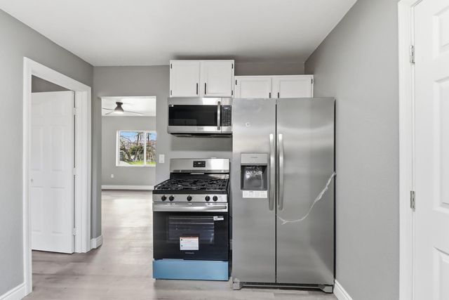 1099 Grand Ave, Olivehurst, CA 95961